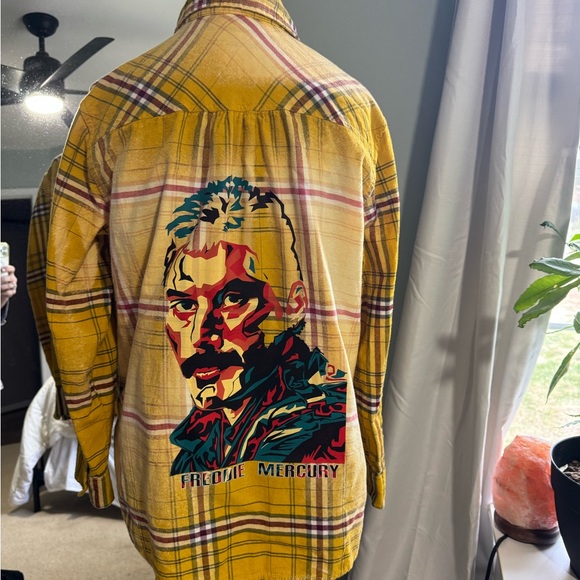 Time and Tru Tops - Yellow bleached flannel women's Freddy Mercury